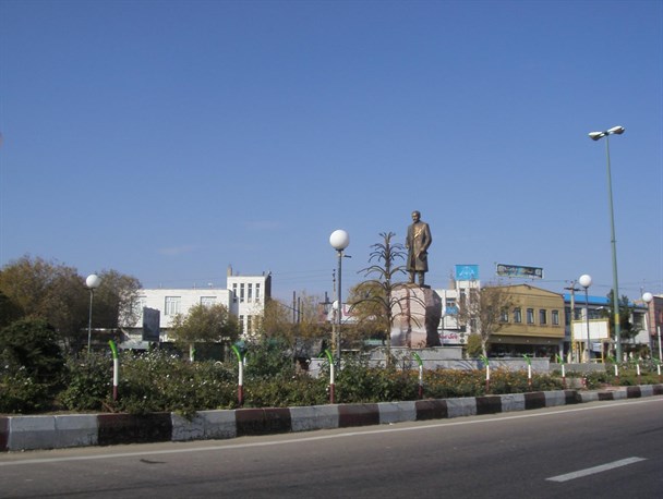ما در جواب سکوت معنا فریاد می زنیم که خاک ، آسمان و تمام صوفیان برای ما مقدس است