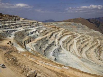 سراب وعده‌های مسؤولان برای تاسیس مس آذربایجان/ روزانه ۵۰ میلیارد تومان کنستانتره از ورزقان به کرمان می‌رود!