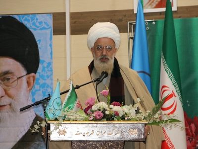 دشمن کمر همت بسته است تا حقایق را وارونه جلوه دهد