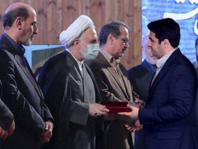 انتخاب مدیرعامل شرکت سیمان صوفیان به عنوان مدیر نمونه جهادی کشور